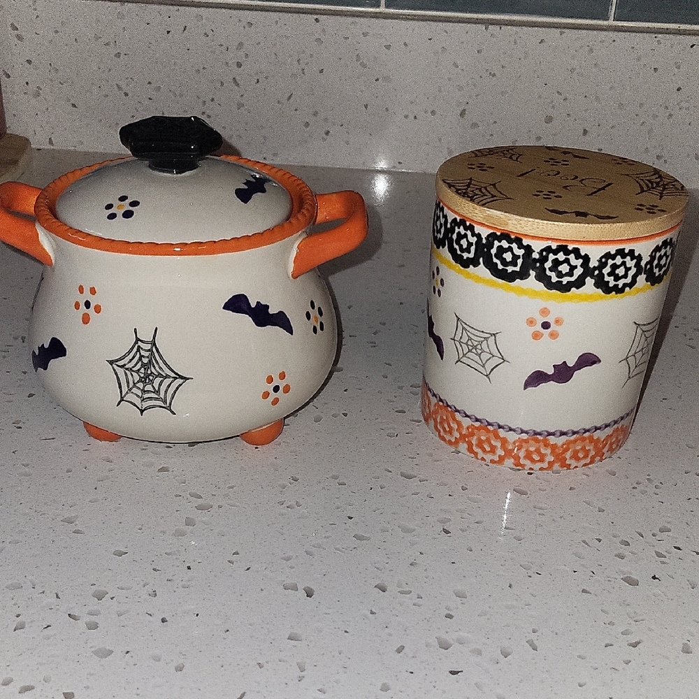 Temp-Tations Halloween Themed Food Storage Set - Orange, Black, White